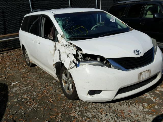 5TDKK3DC8BS035099 - 2011 TOYOTA SIENNA LE WHITE photo 1