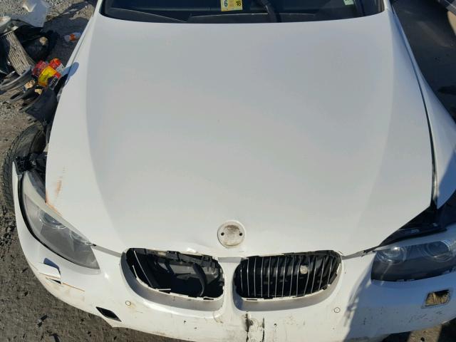 WBAKG1C58BE617487 - 2011 BMW 335 IS WHITE photo 7