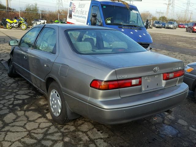 4T1BG22K3VU037036 - 1997 TOYOTA CAMRY CE GRAY photo 3