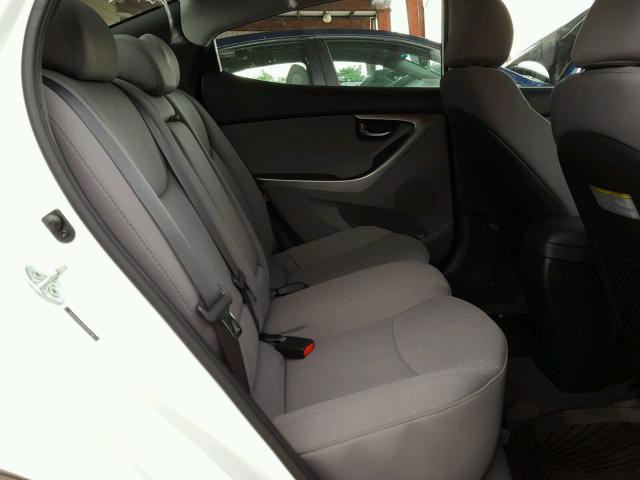 5NPDH4AEXDH430736 - 2013 HYUNDAI ELANTRA GL WHITE photo 6