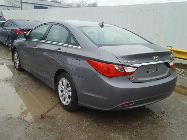 5NPEB4ACXDH615079 - 2013 HYUNDAI SONATA GRAY photo 3