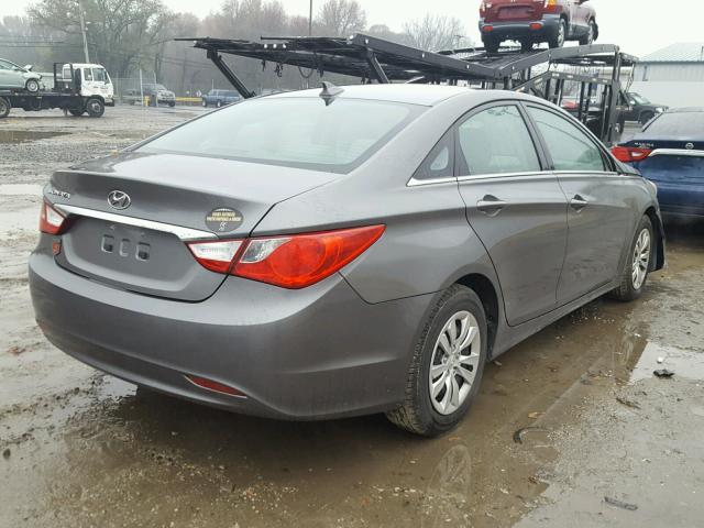 5NPEB4ACXDH615079 - 2013 HYUNDAI SONATA GRAY photo 4