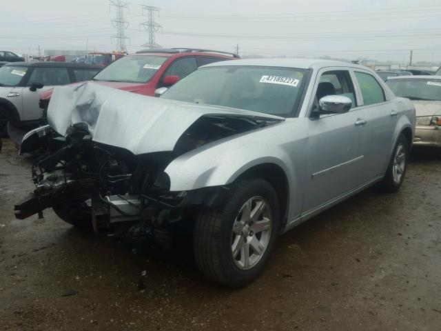 2C3LA43R76H513993 - 2006 CHRYSLER 300 SILVER photo 2