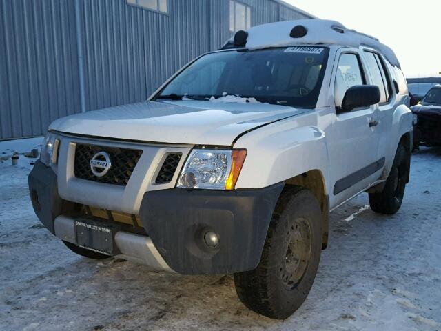 5N1AN0NW4DN813199 - 2013 NISSAN XTERRA X WHITE photo 2