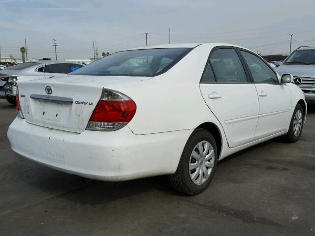 4T1BE32K15U637050 - 2005 TOYOTA CAMRY LE WHITE photo 4