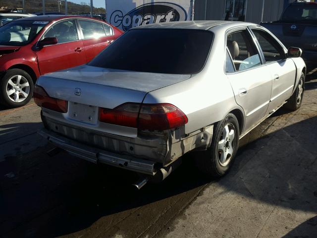 1HGCG1659XA001901 - 1999 HONDA ACCORD EX SILVER photo 4