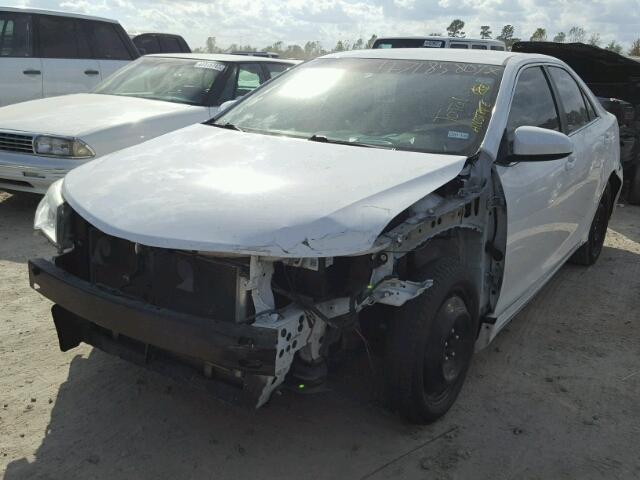 4T1BF1FK6DU214345 - 2013 TOYOTA CAMRY L WHITE photo 2