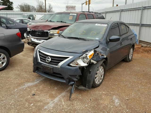 3N1CN7AP0GL839195 - 2016 NISSAN VERSA S BLUE photo 2