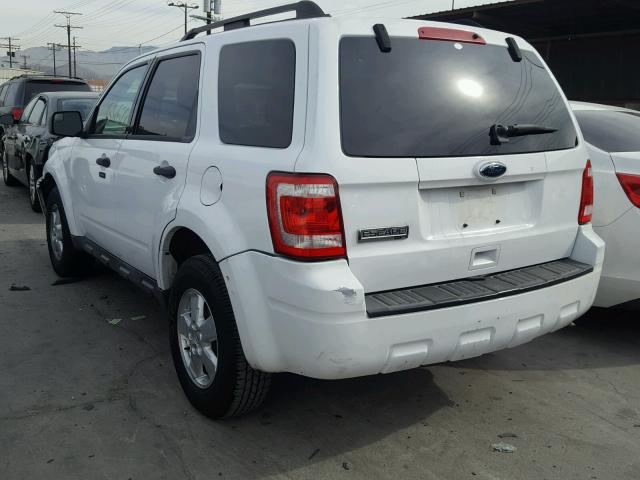 1FMCU0D73AKA86575 - 2010 FORD ESCAPE WHITE photo 3