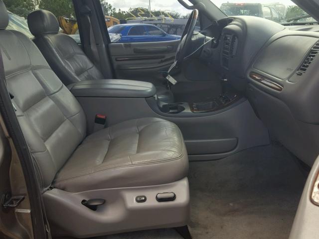 5LMEU27RX2LJ16147 - 2002 LINCOLN NAVIGATOR Złoty zdjęcie 5
