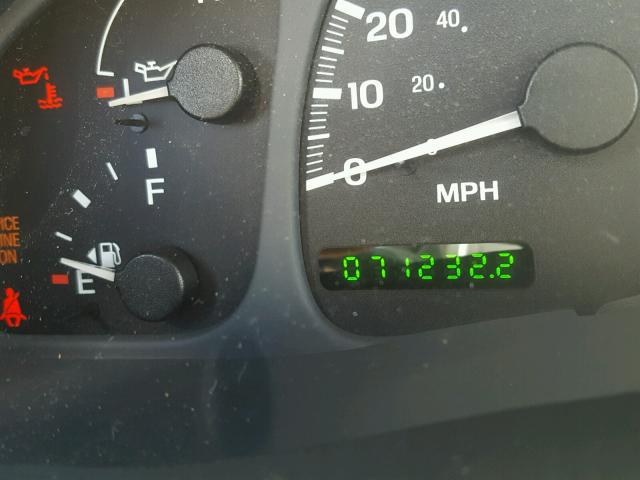 5LMEU27RX2LJ16147 - 2002 LINCOLN NAVIGATOR Złoty zdjęcie 8