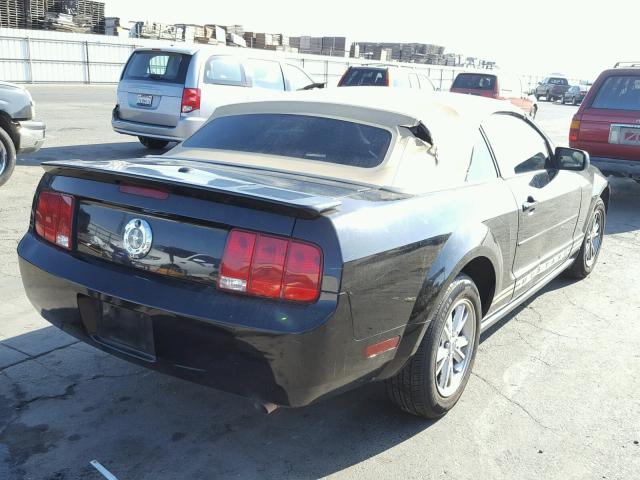 1ZVFT84N875280461 - 2007 FORD MUSTANG BLACK photo 4