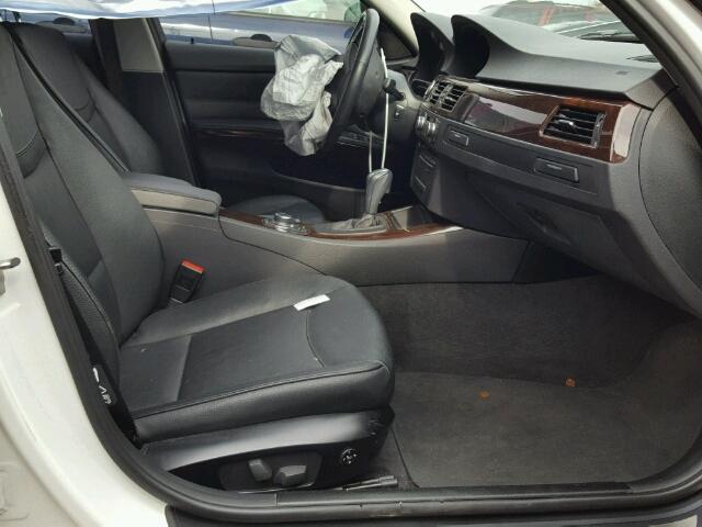 WBAPK5G53BNN81827 - 2011 BMW 328 XI SUL WHITE photo 5