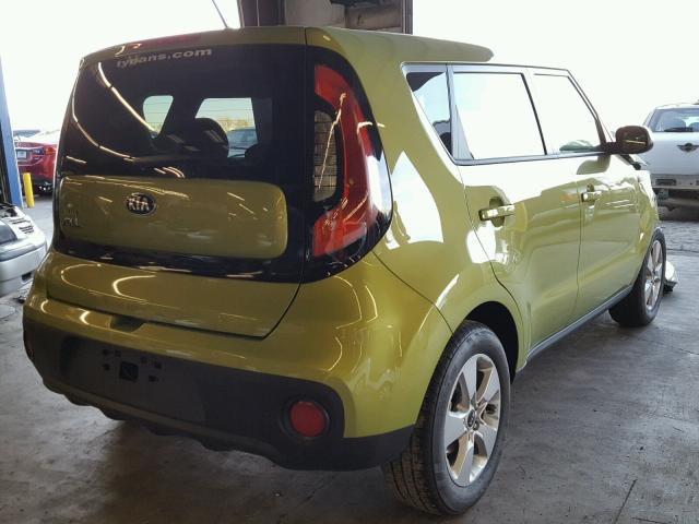 KNDJN2A25H7881640 - 2017 KIA SOUL GREEN photo 4