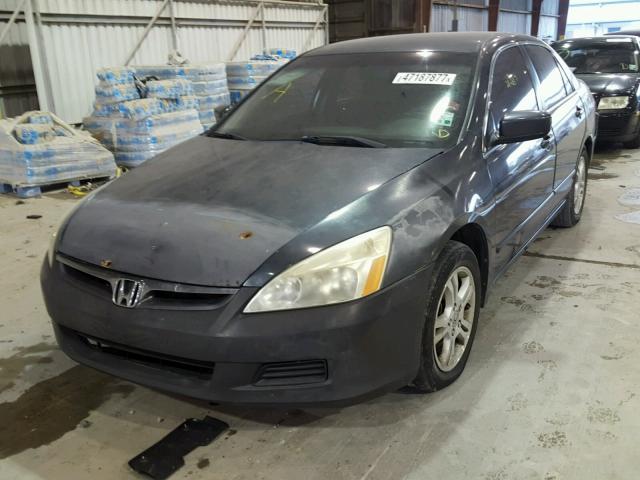 1HGCM563X7A207100 - 2007 HONDA ACCORD SE GRAY photo 2