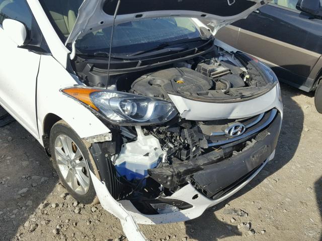 KMHD35LE3DU079817 - 2013 HYUNDAI ELANTRA GT WHITE photo 9