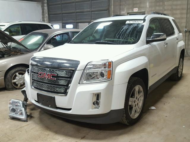 2GKFLXE56C6348058 - 2012 GMC TERRAIN SL WHITE photo 2