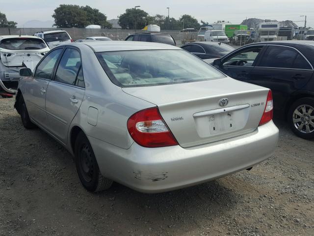 JTDBE32K030236307 - 2003 TOYOTA CAMRY LE SILVER photo 3