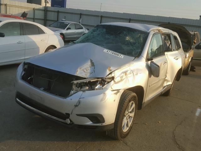 5TDZK3EH0DS108462 - 2013 TOYOTA HIGHLANDER SILVER photo 2