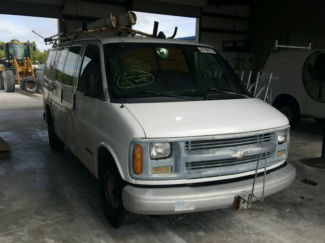 1GCFG25W3W1049405 - 1998 CHEVROLET EXPRESS G2 WHITE photo 1