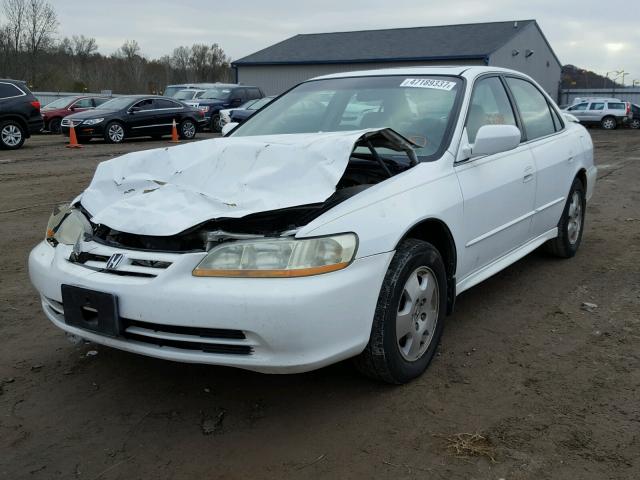 1HGCG165X1A082432 - 2001 HONDA ACCORD EX WHITE photo 2