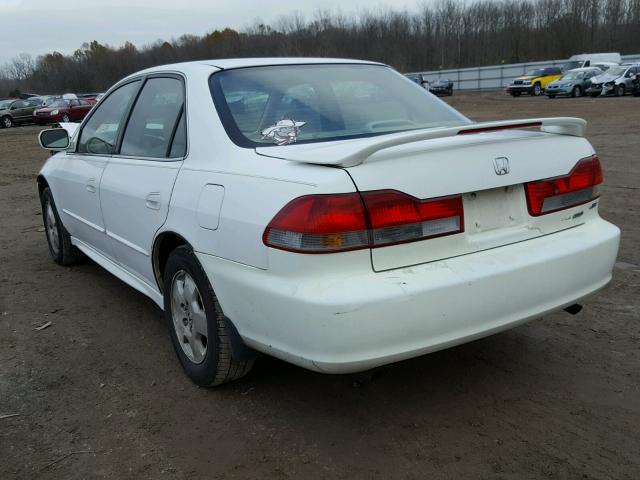 1HGCG165X1A082432 - 2001 HONDA ACCORD EX WHITE photo 3