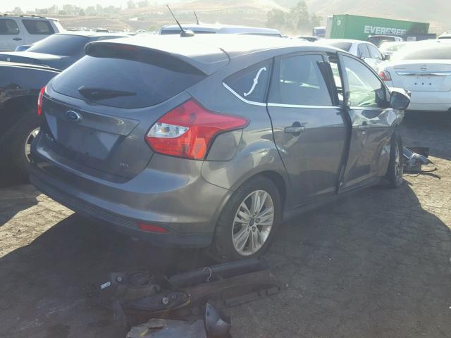 1FAHP3M27CL111584 - 2012 FORD FOCUS SEL GRAY photo 4