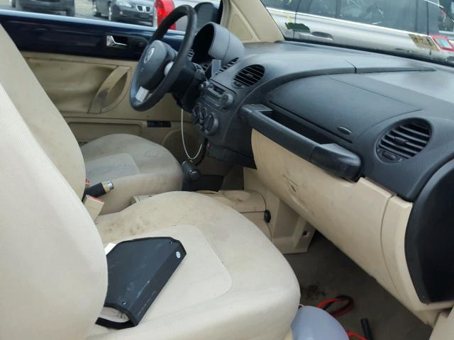 3VWCK21C41M460348 - 2001 VOLKSWAGEN NEW BEETLE 蓝色 照片 5