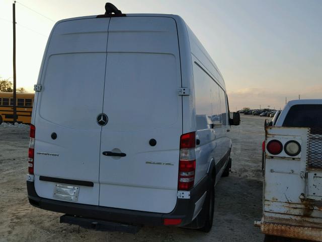 WD3PF1DC6FP169036 - 2015 MERCEDES-BENZ SPRINTER 3 WHITE photo 4