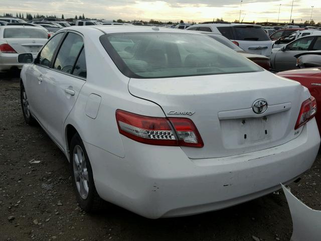 4T1BF3EK1BU604571 - 2011 TOYOTA CAMRY BASE WHITE photo 3