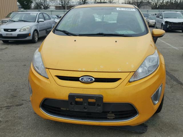 3FADP4FJ4BM164779 - 2011 FORD FIESTA SES YELLOW photo 9