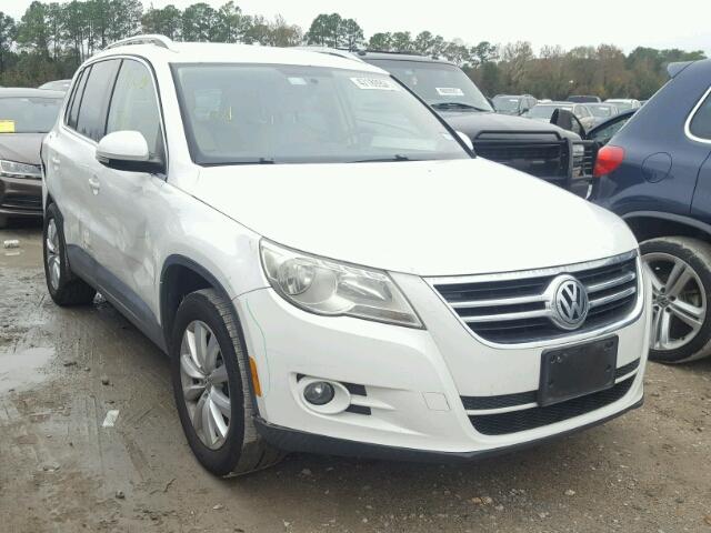 WVGAV7AX0BW517479 - 2011 VOLKSWAGEN TIGUAN S WHITE photo 1