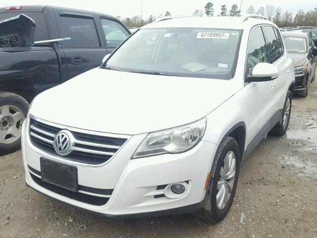 WVGAV7AX0BW517479 - 2011 VOLKSWAGEN TIGUAN S WHITE photo 2