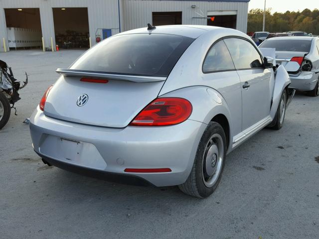 3VWF17AT7FM606987 - 2015 VOLKSWAGEN BEETLE 1.8 SILVER photo 4