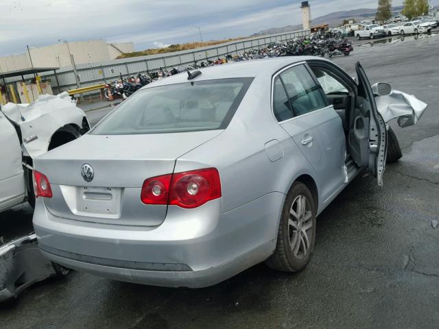 3VWSG71K16M728281 - 2006 VOLKSWAGEN JETTA 2.5 SILVER photo 4