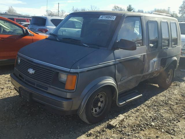 1GBDM15ZXLB153730 - 1990 CHEVROLET ASTRO GRAY photo 2