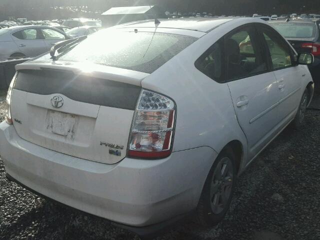 JTDKB20U283400332 - 2008 TOYOTA PRIUS WHITE photo 4