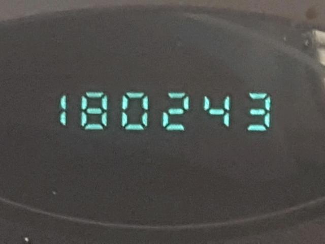 1J4GK38KX5W576662 - 2005 JEEP LIBERTY RE BLACK photo 8