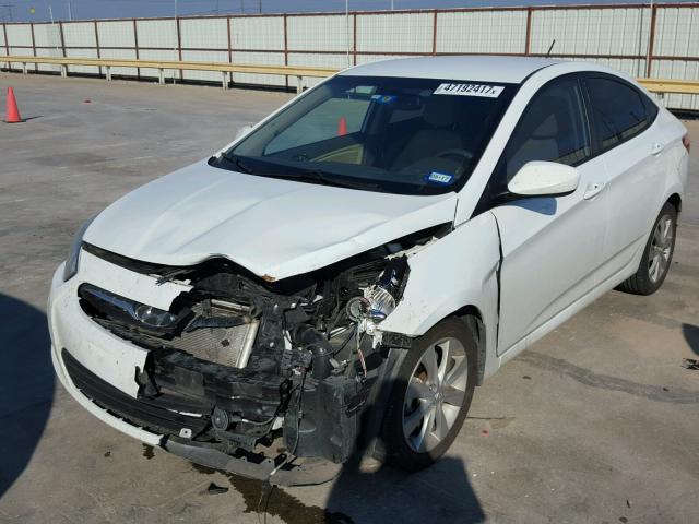 KMHCU4AE6DU576155 - 2013 HYUNDAI ACCENT GLS WHITE photo 2