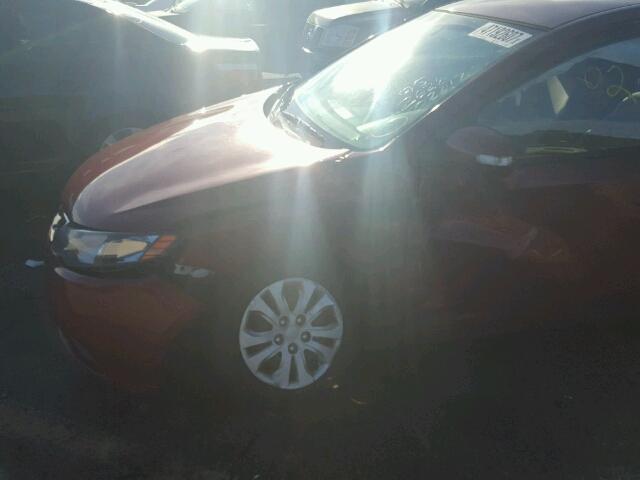 KNAFU4A27A5812628 - 2010 KIA FORTE EX RED photo 9