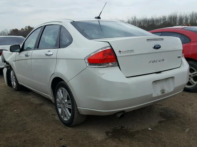 1FAHP3HN4AW165523 - 2010 FORD FOCUS SEL WHITE photo 3