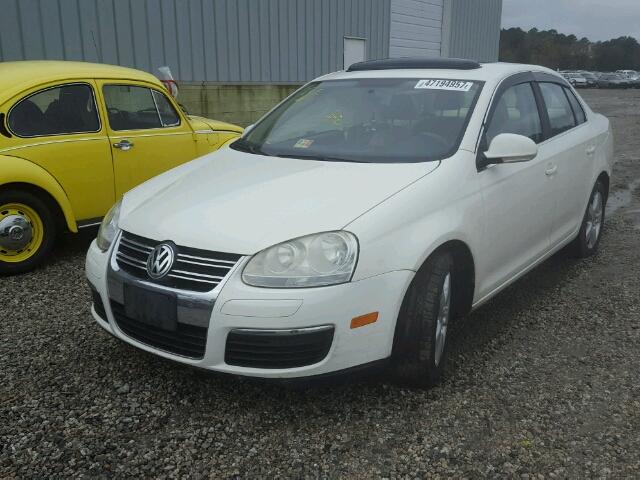 3VWRM71KX8M109043 - 2008 VOLKSWAGEN JETTA SE WHITE photo 2