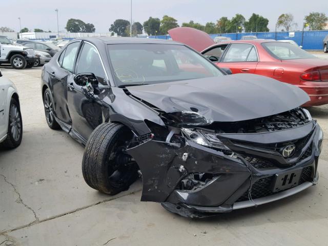 4T1BZ1HK7JU006975 - 2018 TOYOTA CAMRY XSE BLACK photo 1