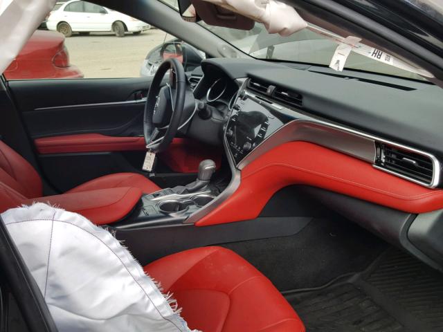 4T1BZ1HK7JU006975 - 2018 TOYOTA CAMRY XSE BLACK photo 5