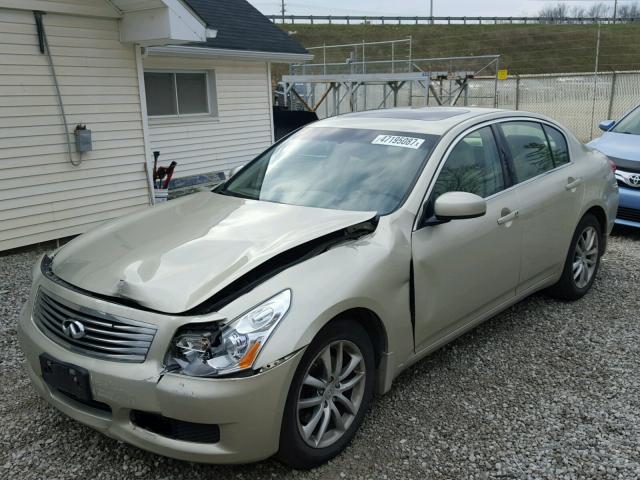 JNKBV61F07M811153 - 2007 INFINITI G35 BEIGE photo 2