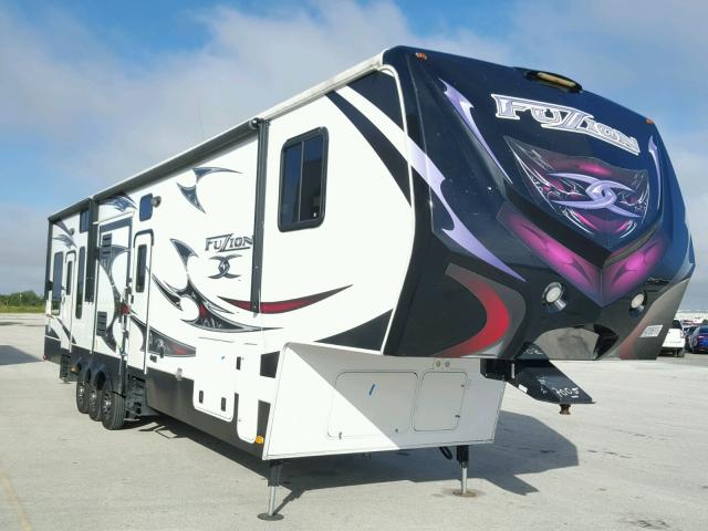 4YDF3952XDF810333 - 2013 KEYSTONE FUZION WHITE photo 1