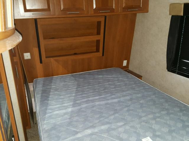 4YDF3952XDF810333 - 2013 KEYSTONE FUZION WHITE photo 5