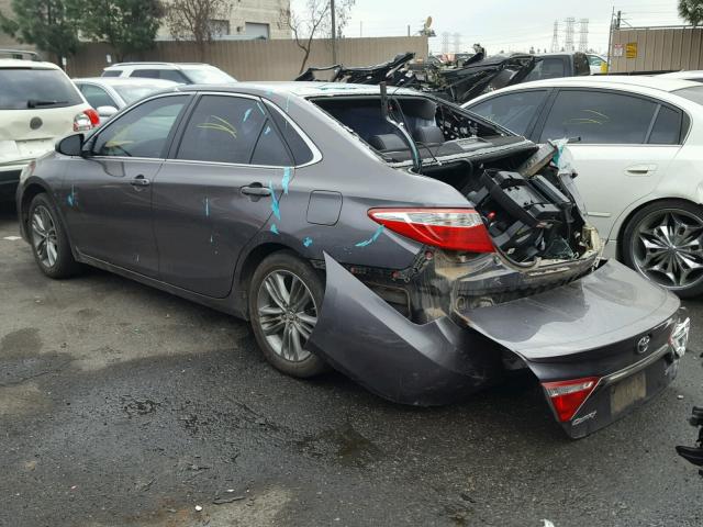 4T1BF1FK1GU237097 - 2016 TOYOTA CAMRY LE GRAY photo 3