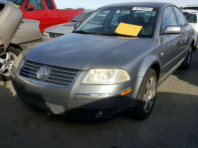 WVWRH63B41P288601 - 2001 VOLKSWAGEN PASSAT GLX GRAY photo 2