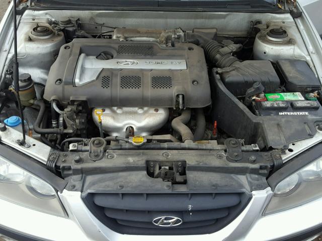 KMHDN56D84U121721 - 2004 HYUNDAI ELANTRA GL SILVER photo 7